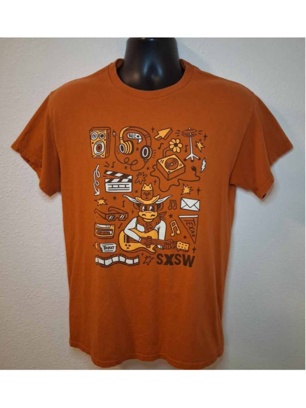 SXSW Volunteer x Texas Longhorns Adult Medium T-shirt Band Music Festival Gildan